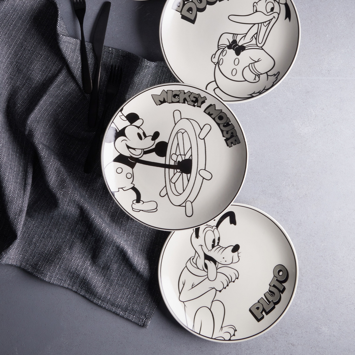 Plato Pando Cm 26.6cm Disney Pluto Pasado