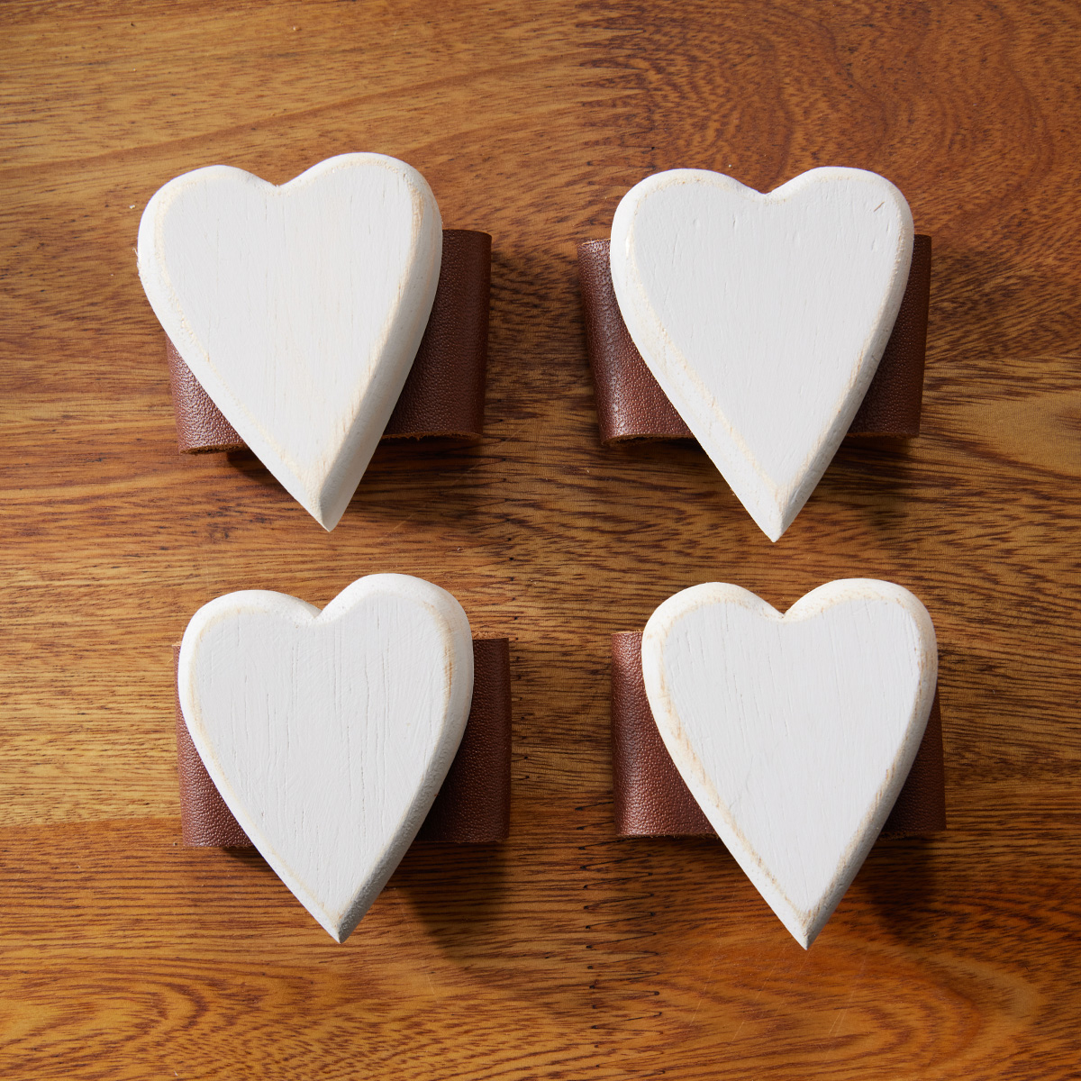 Set 4 Servilleteros 5.5X1.5cm cuero corazón