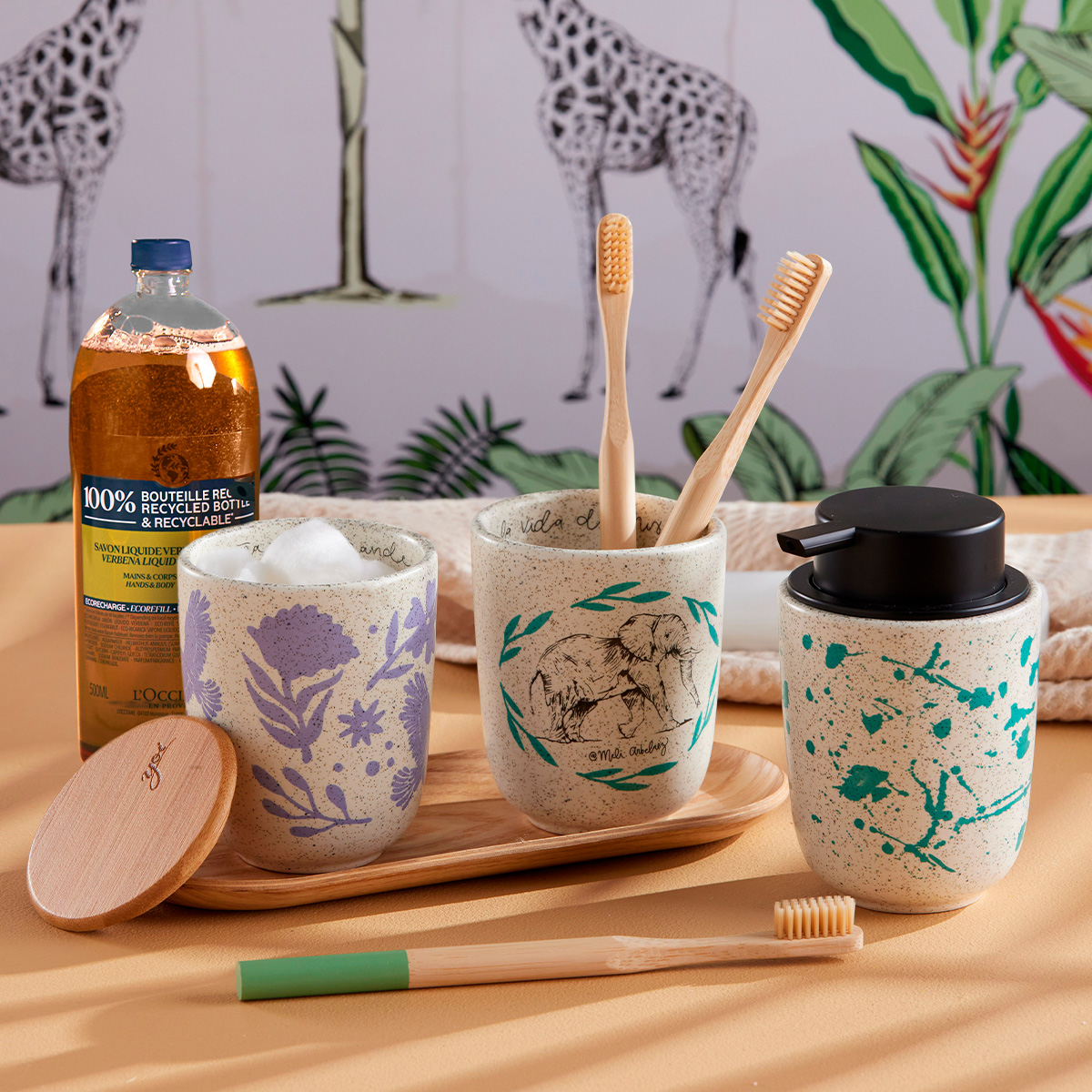 Set de baños Mundos Imaginarios by Meli Arbelaez y L’Occitane + Obsequio