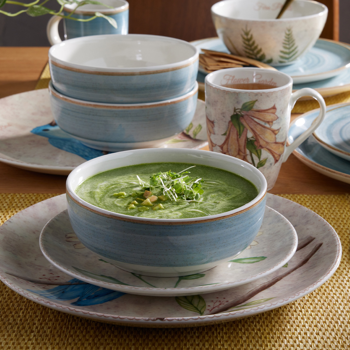 Vajilla Corona Combo Lovely + Caoba Azul 8 Puestos 32 Piezas Vajilla Corona Combo Lovely + Caoba Azul 8 Puestos 32 Piezas